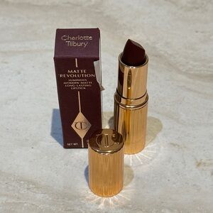 Charlotte Tilbury Matte Revolution Hydrating Lipstick - Glastonbury (Full Size)